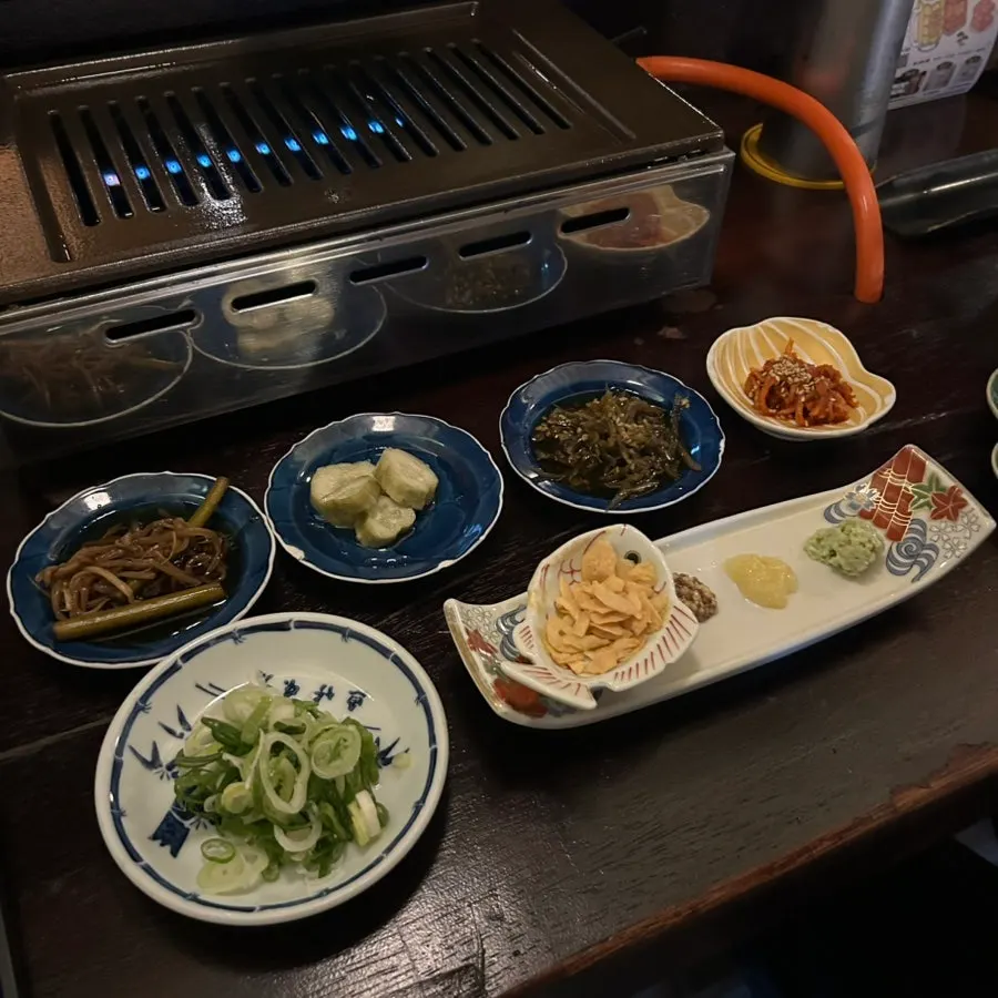 Wasabi, yuzu sauce, and other condiments for the meat
