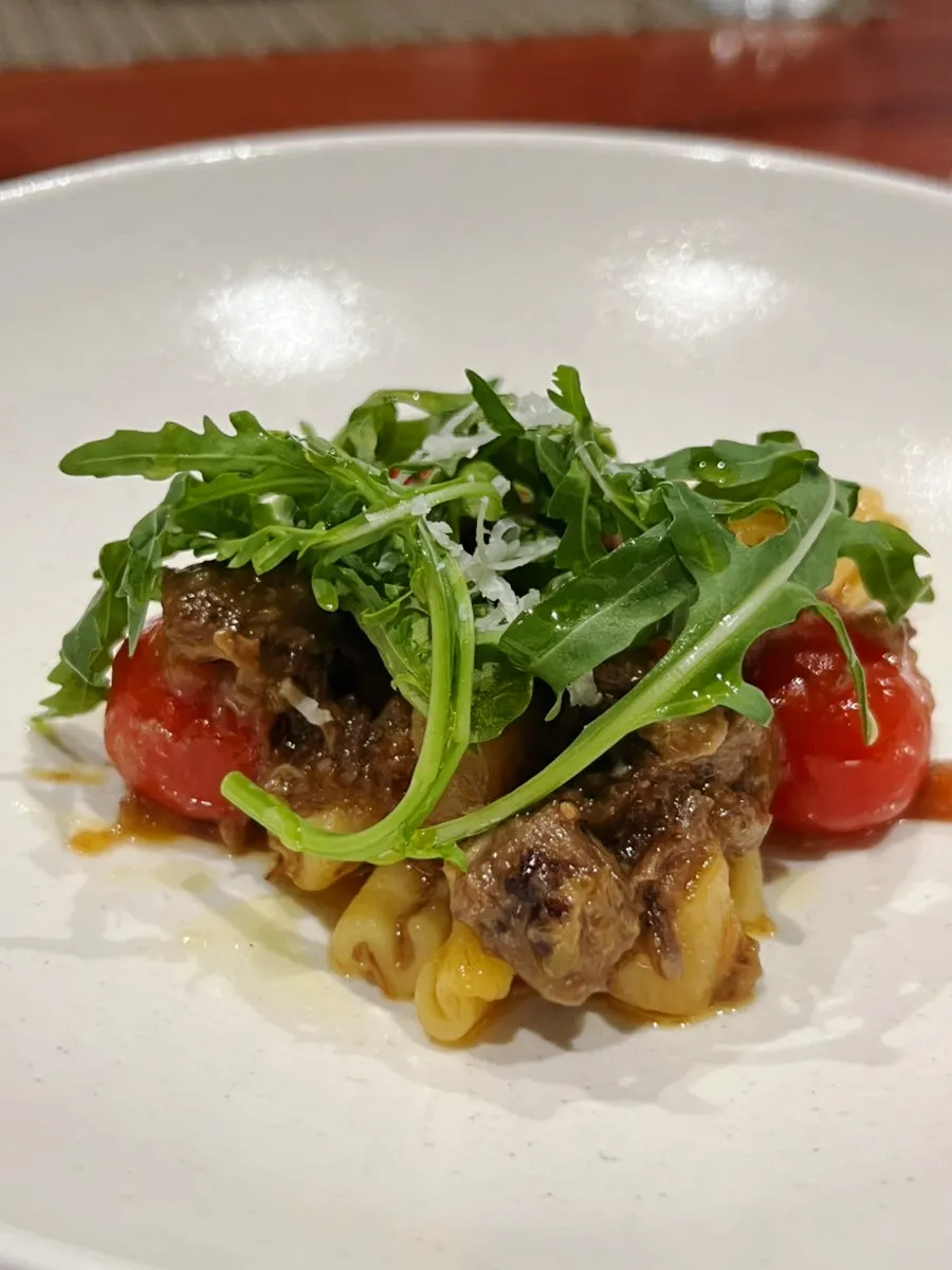 카사레체 면 라구파스타 한 접시