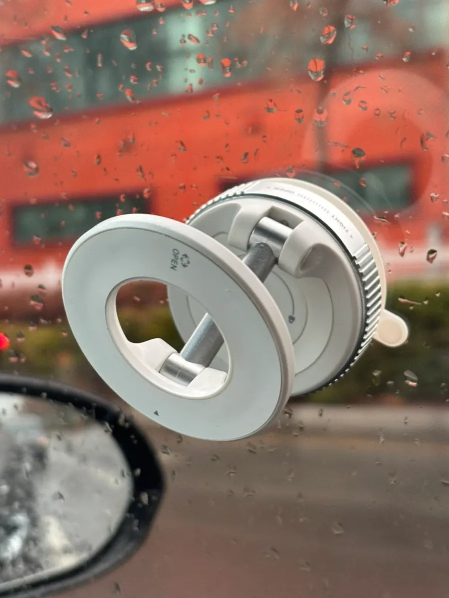 Car phone mount ordered before a Jeju trip