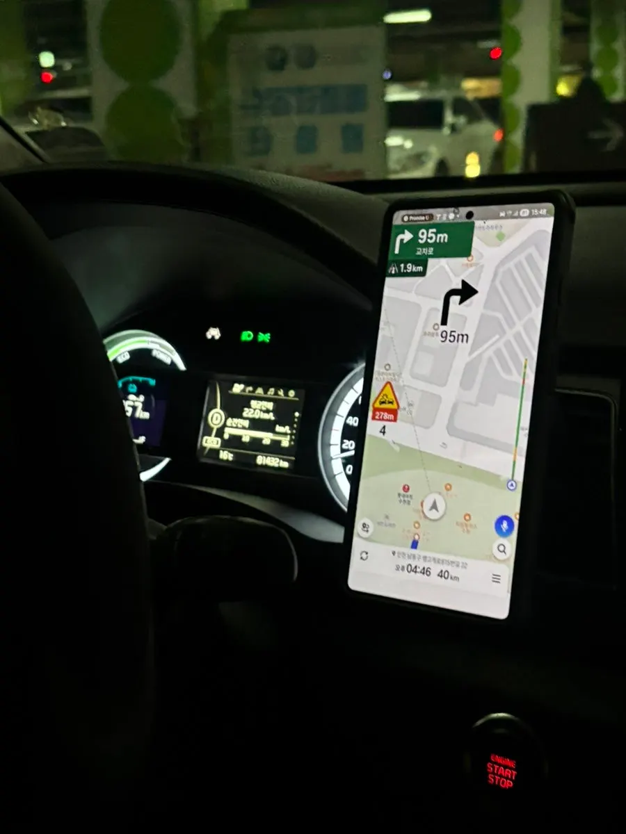 Preparing to use a MagSafe car mount for an iPhone