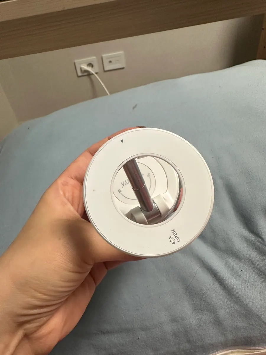 MagSafe mount for easy iPhone attachment and removal