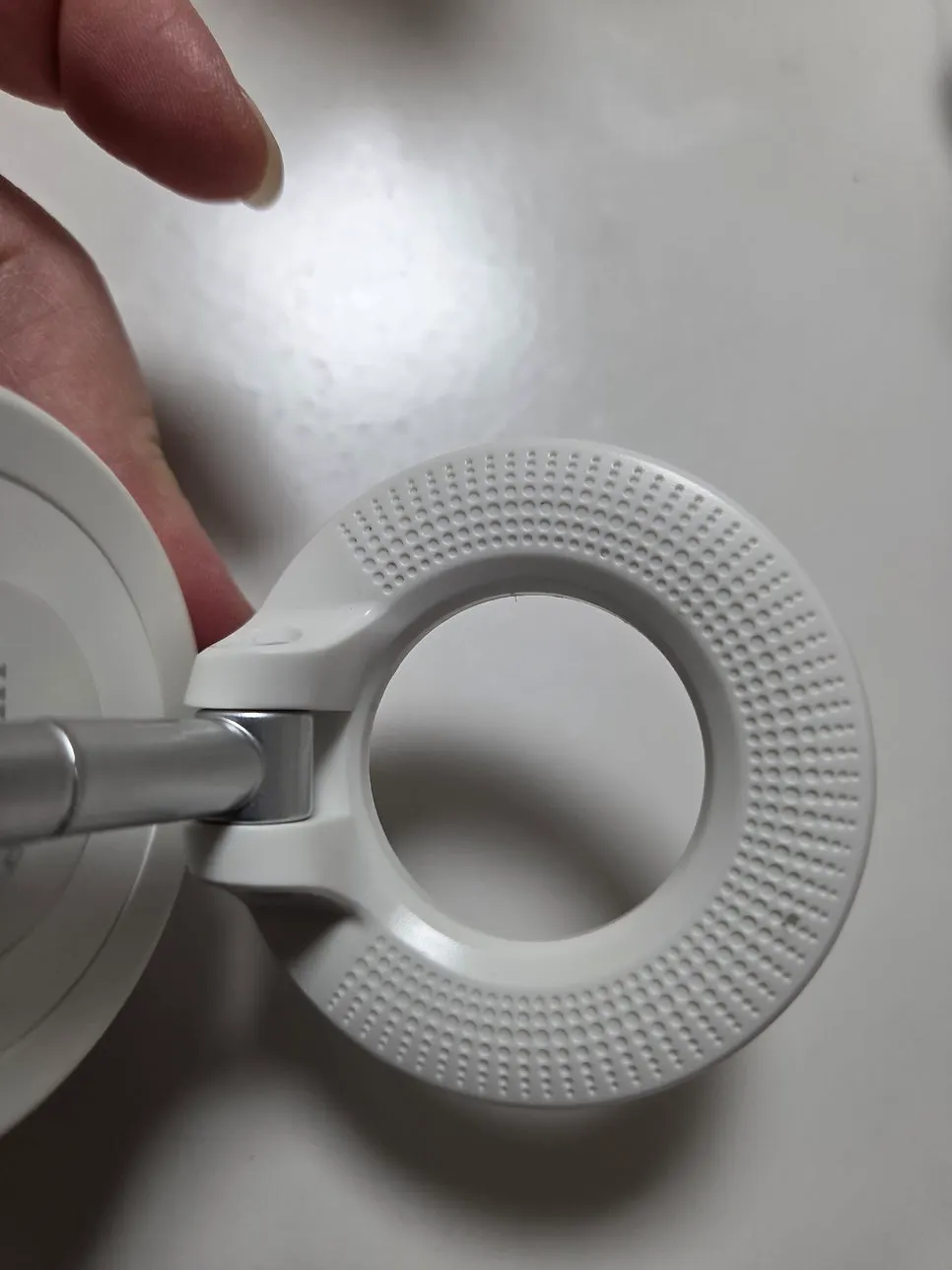 Using a MagSafe mount on exercise equipment
