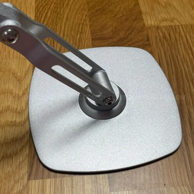 Stand with adjustable rotation angle