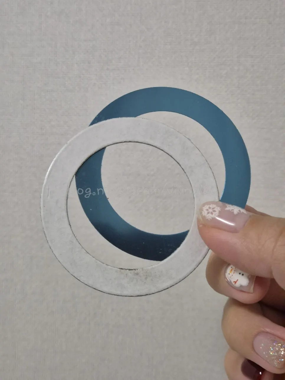 Magnetic rings for the phone and mount
