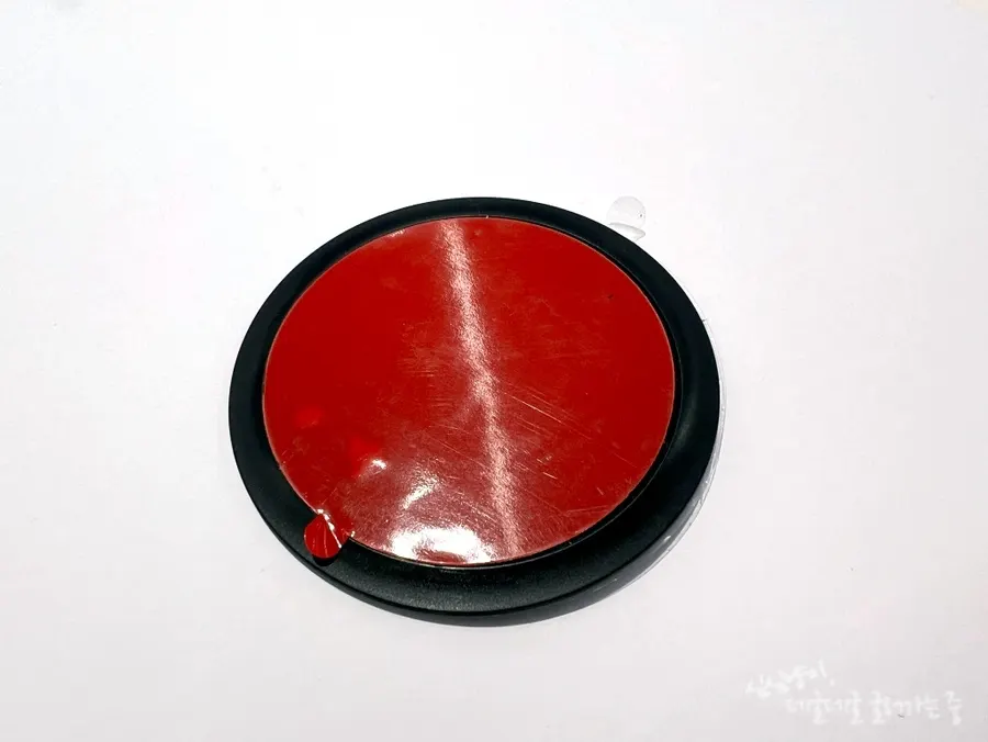 Magnetic ring for devices without MagSafe support