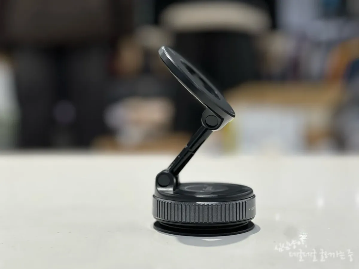 Previous clamp-style car phone mount