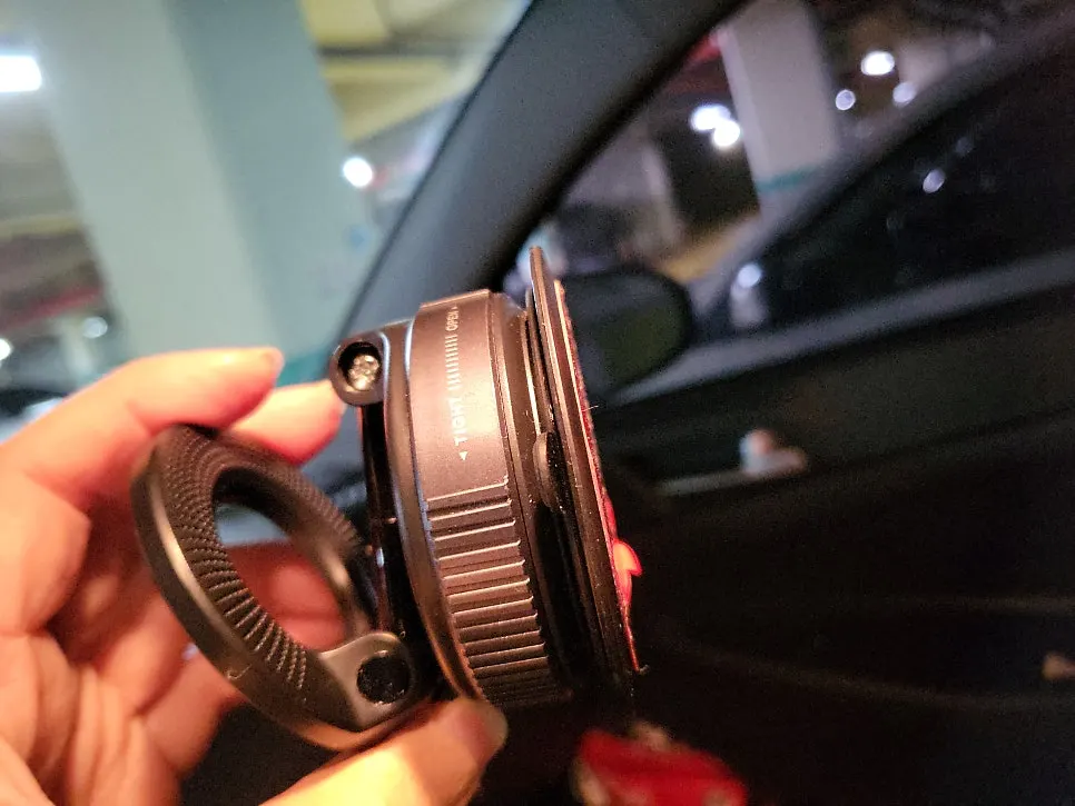 How to use the extra mounting plate