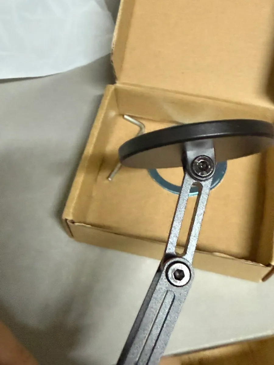 Phone stand used in the kitchen and car