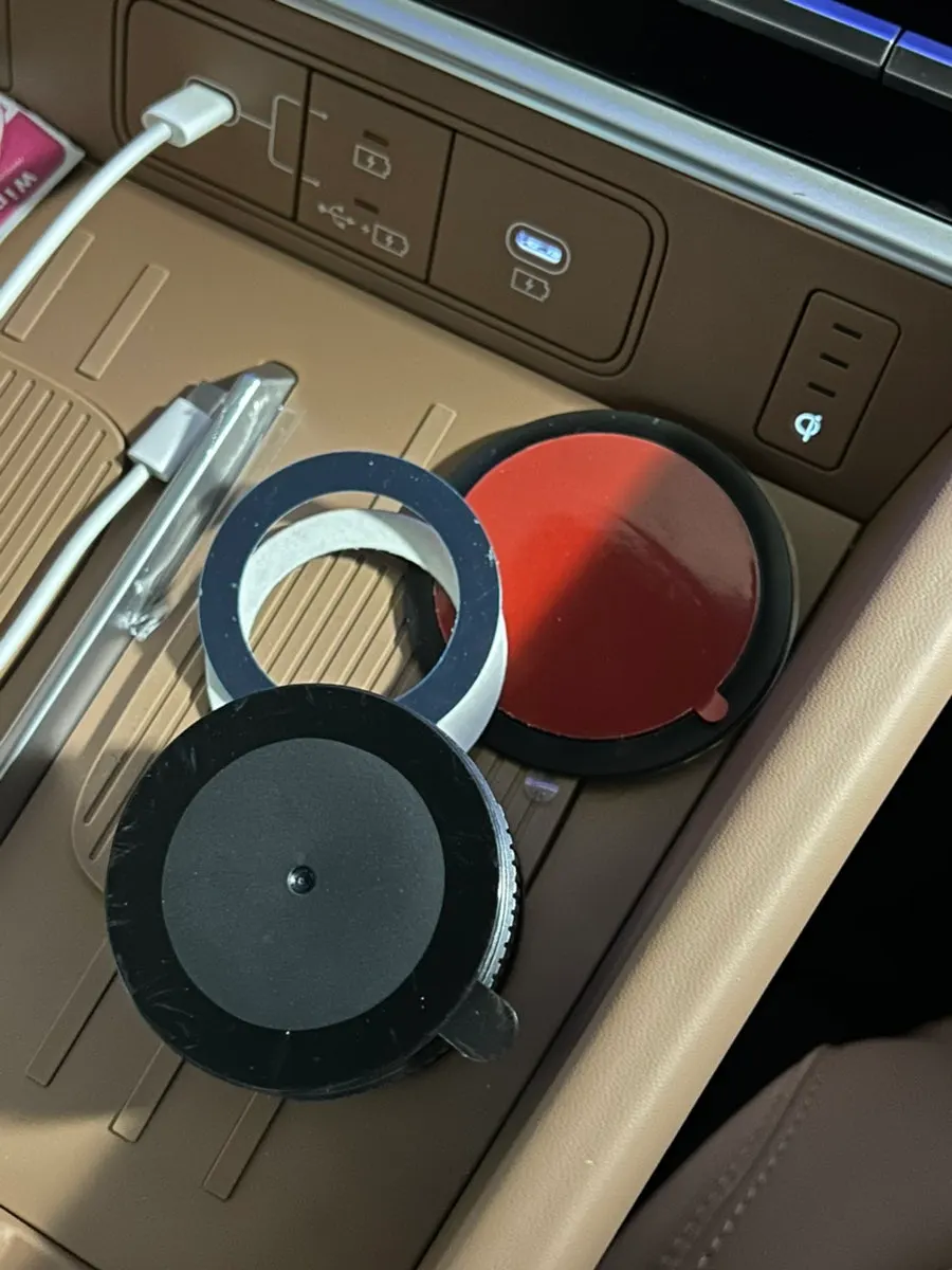 Suction mount components