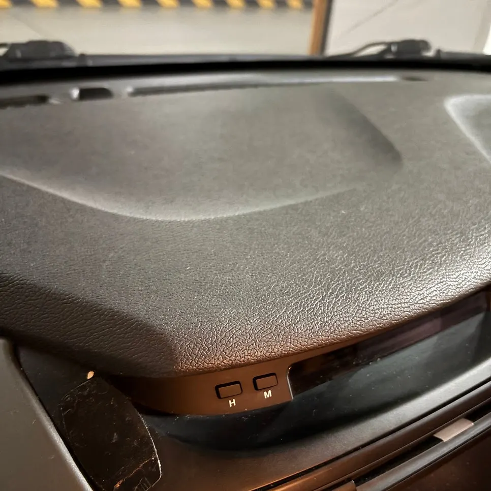 Suction-pad components for car installation