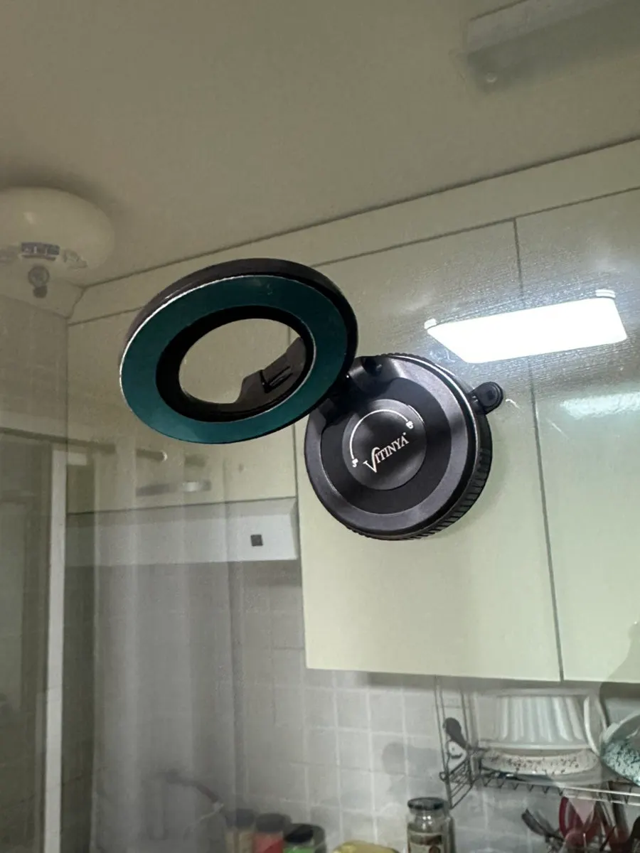 Phone mount used in a kitchen