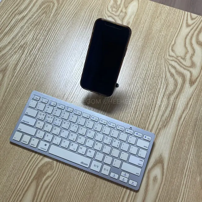 Phone mount for mirror filming
