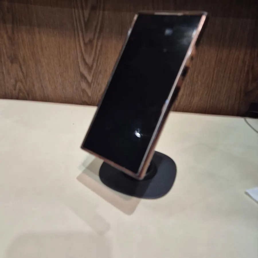 Foldable stand used for photo and video shooting