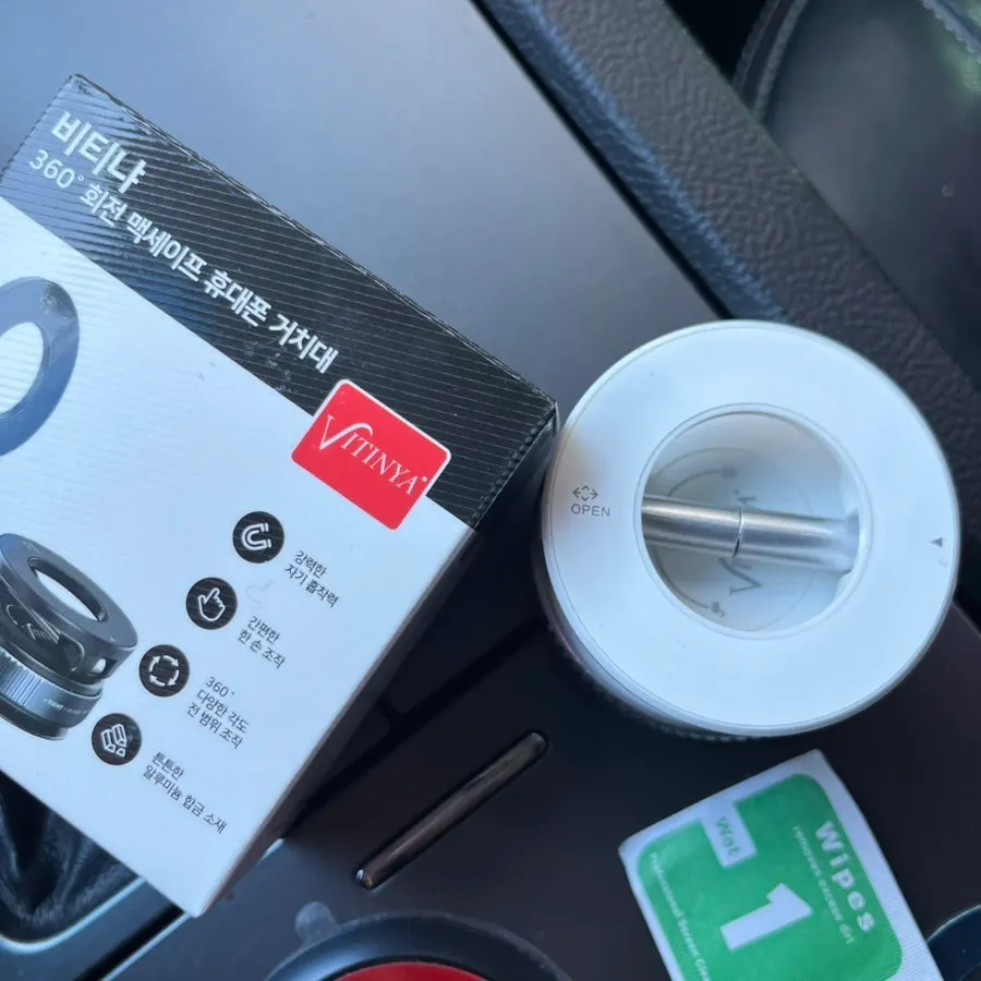 Substantial-feeling Bitnya MagSafe Phone Mount