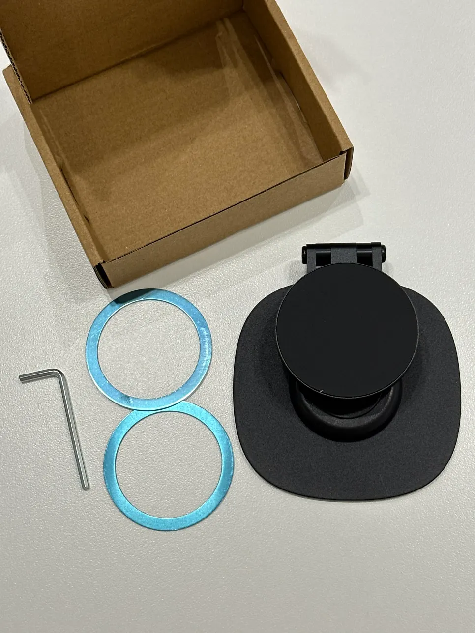 Vitinia MagSafe stand chosen in black