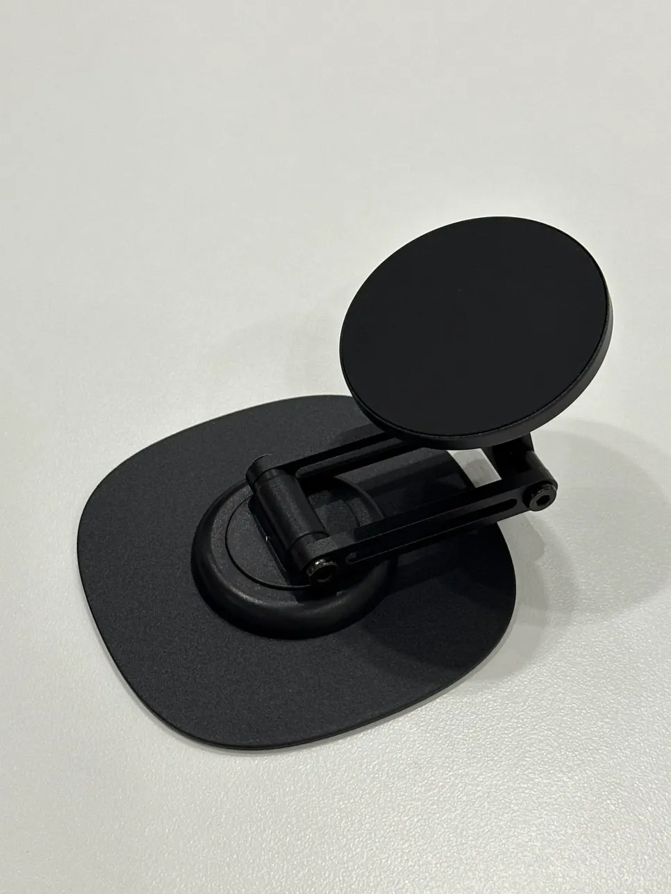 Small Vitinia stand that is easy to carry