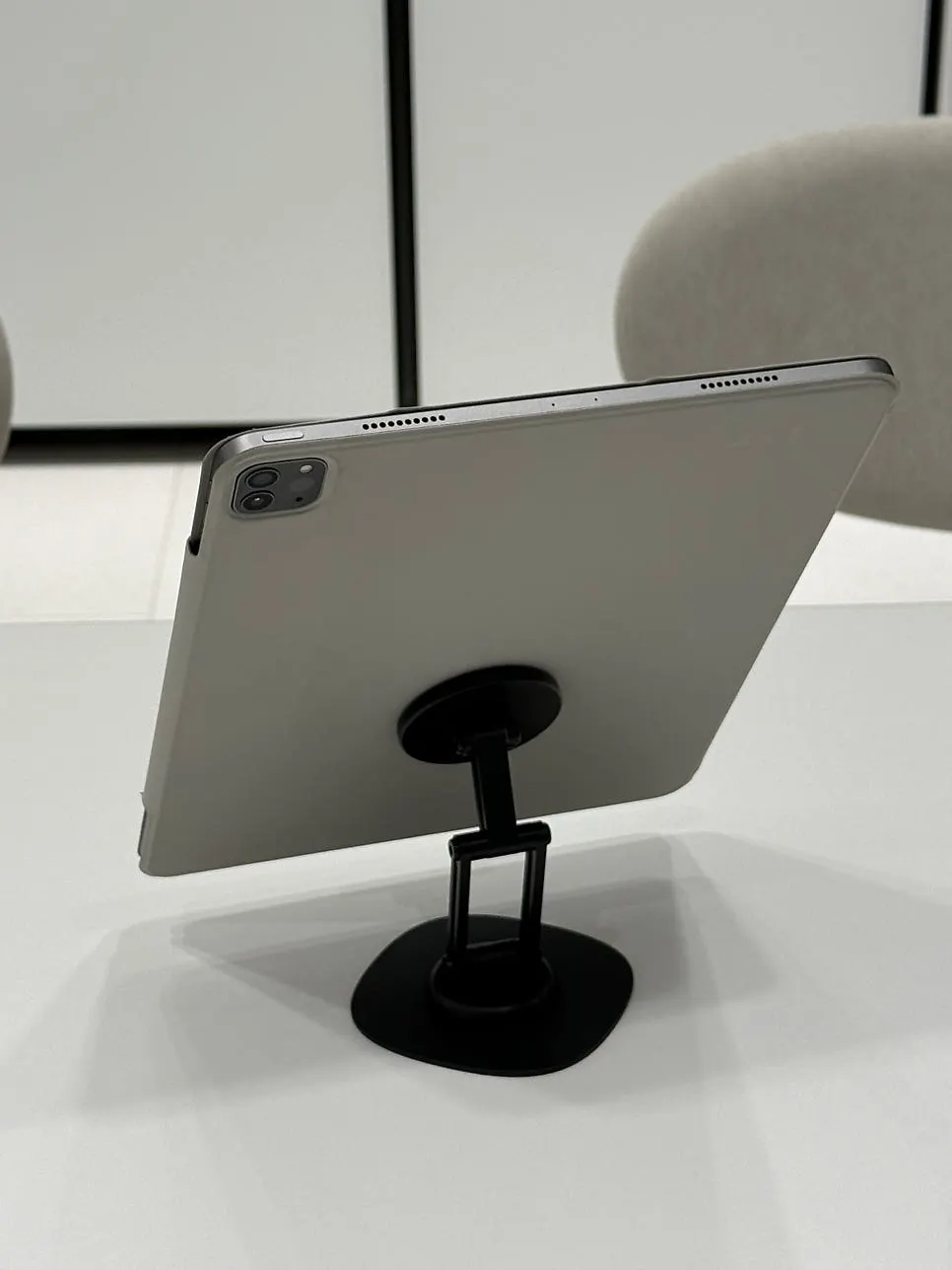 Vitinia stand used with a phone attached