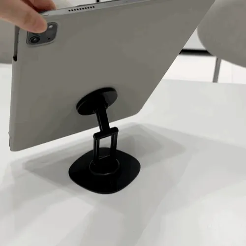 Vitinia MagSafe stand securing an iPad on a desk