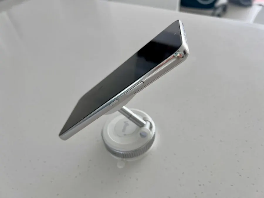 Folded MagSafe mount for carrying