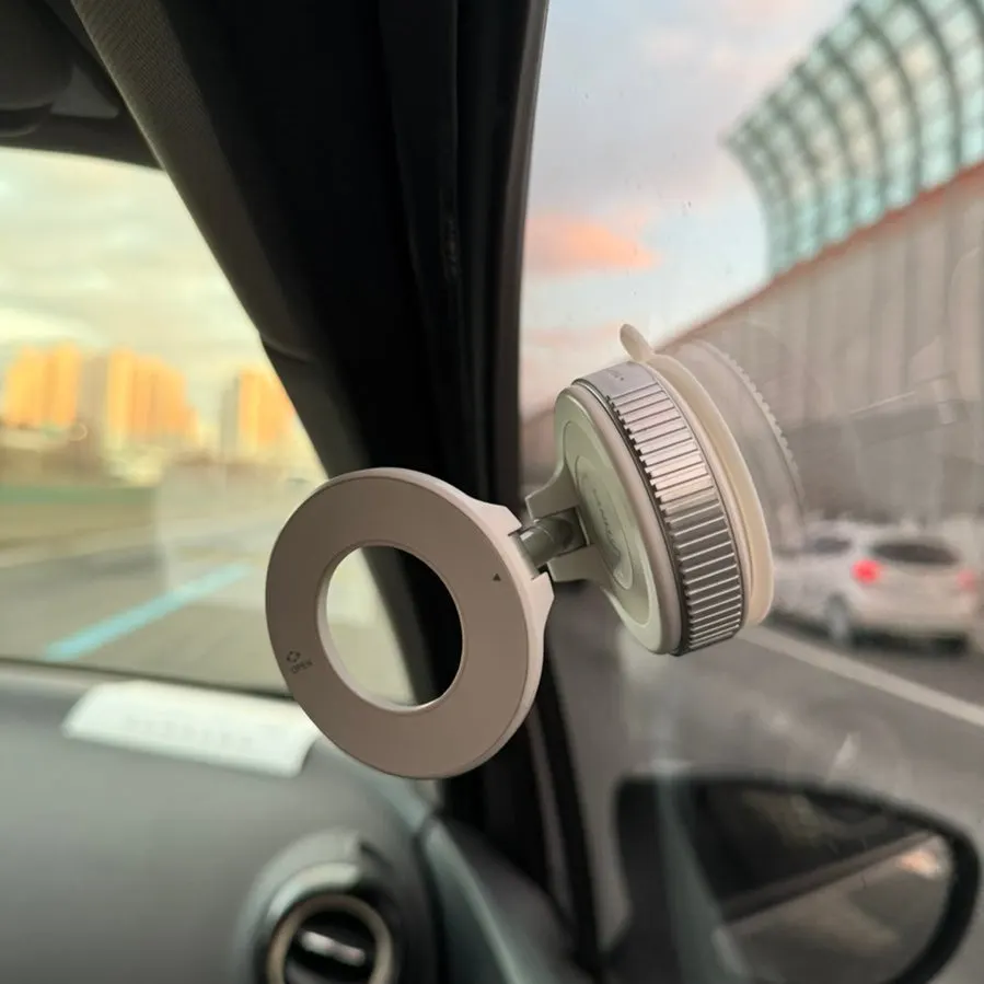 Mount still secure after watching a video in the car