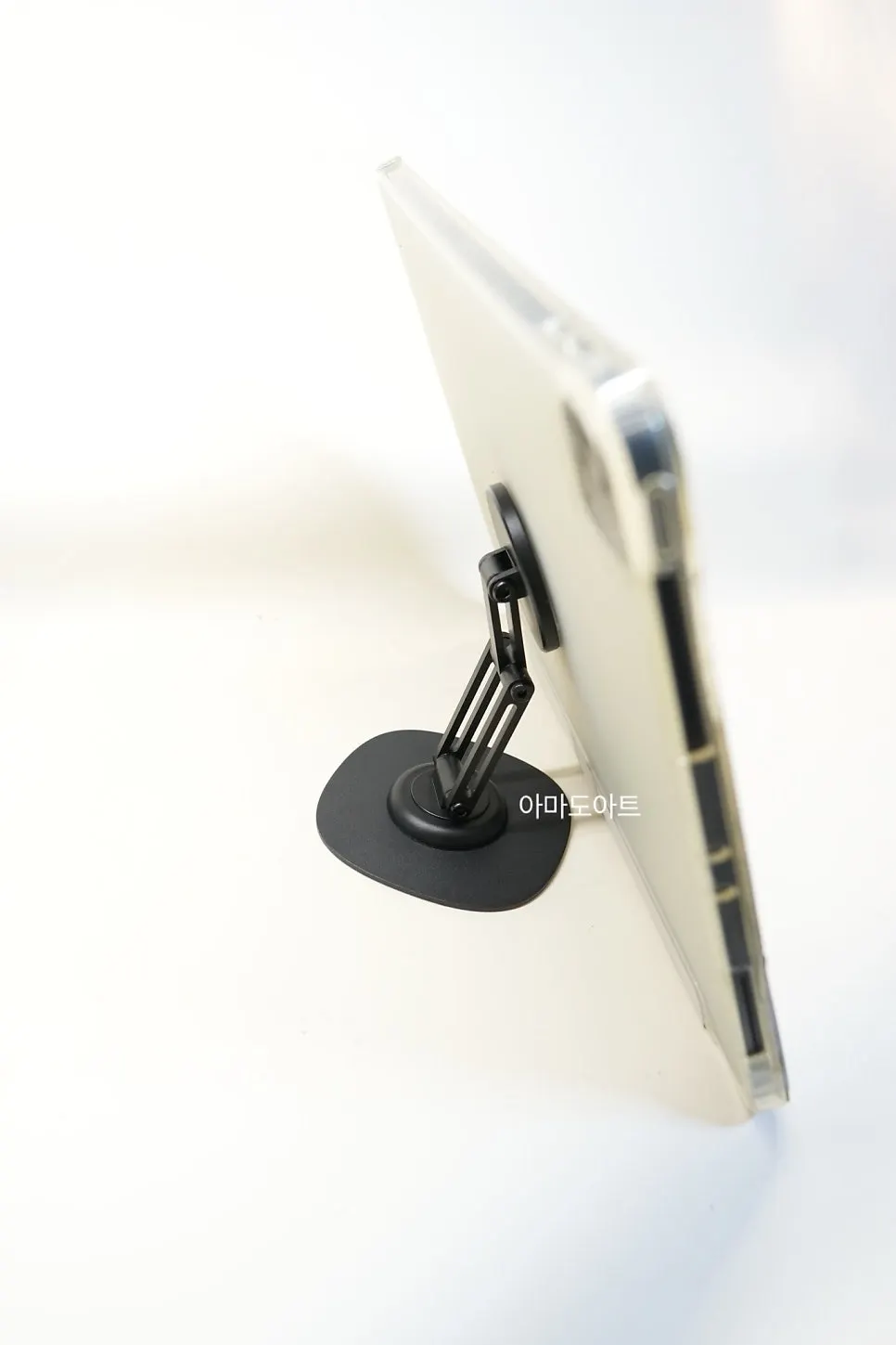 Combined iPhone and iPad stand