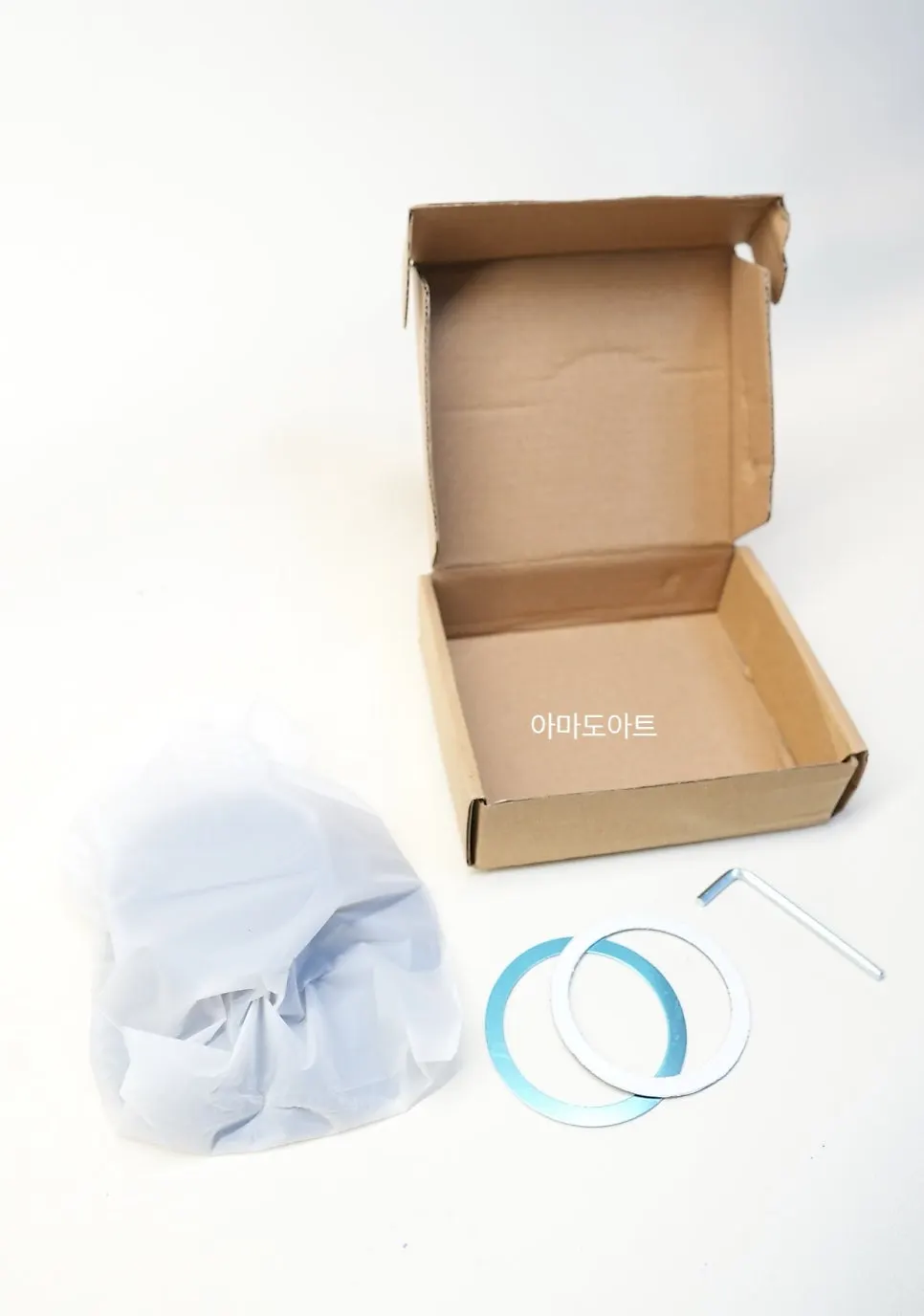 Bitinya stand package contents