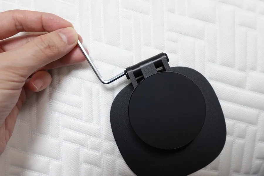 MagSafe stand for phones and tablets