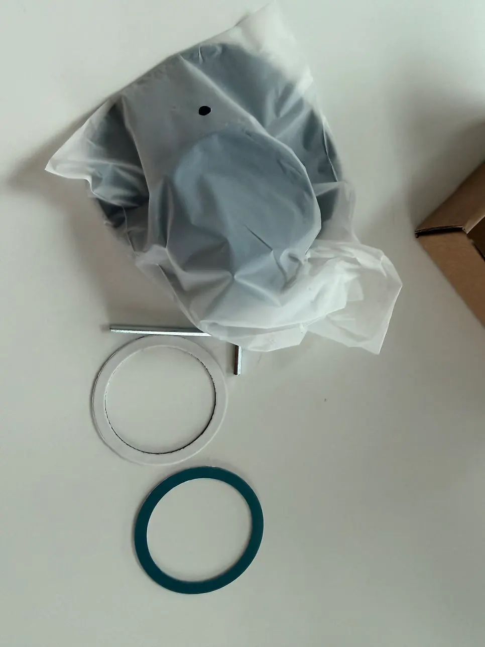 Stand packaging contents