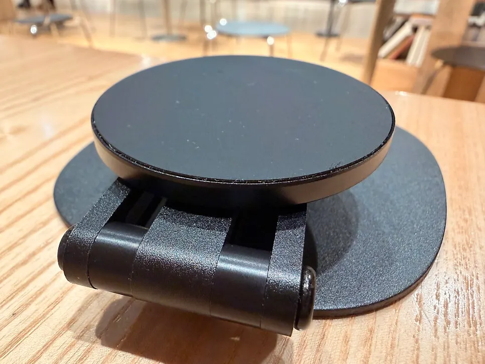 Portable stand base