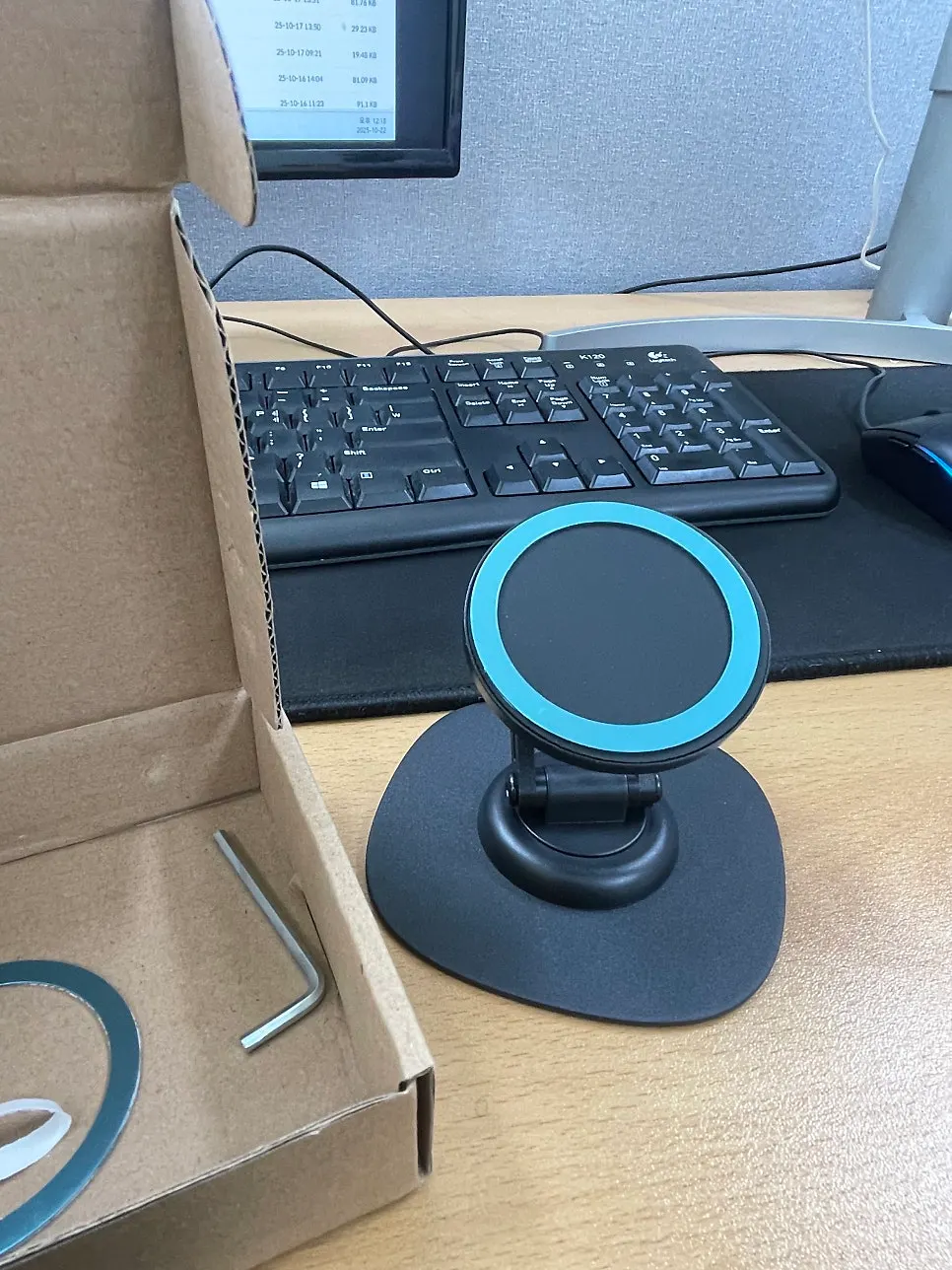Vitinia stand used as an iPad stand