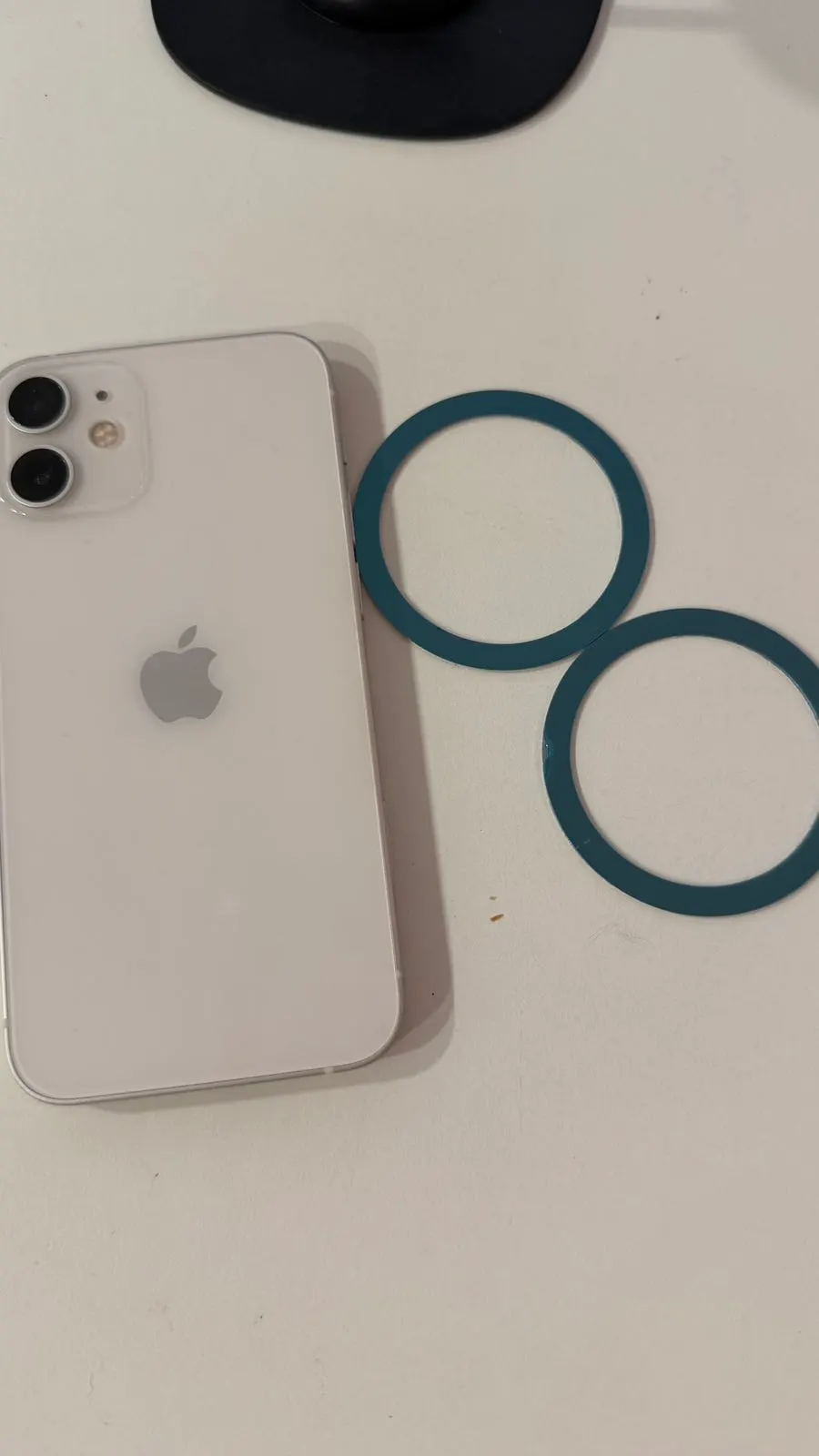 Using the stand with a magnet attached to a case