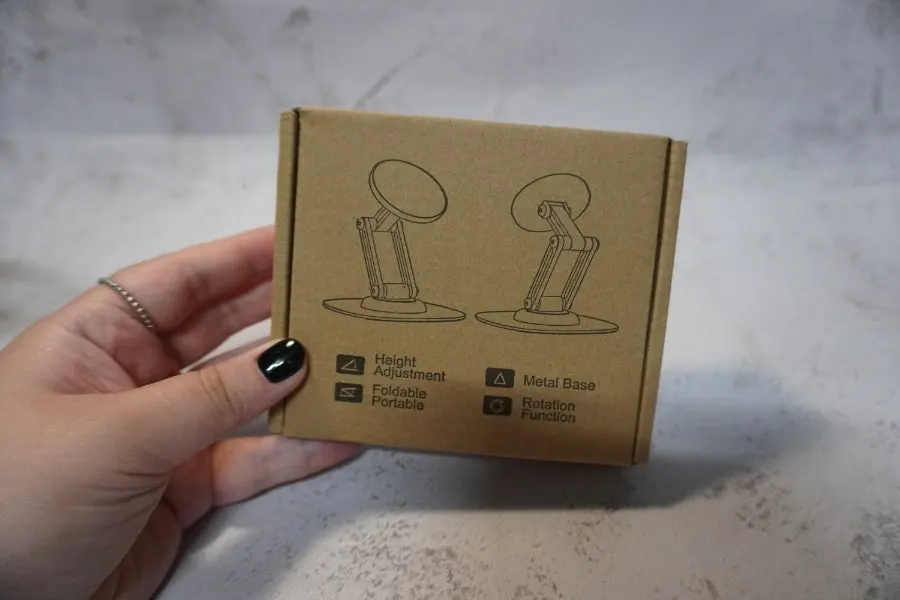 Portable MagSafe stand