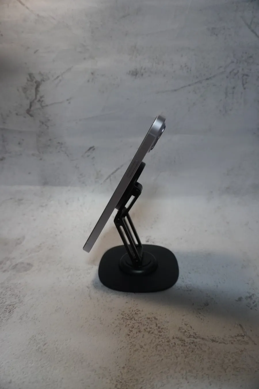 MagSafe stand used to photograph cosmetics