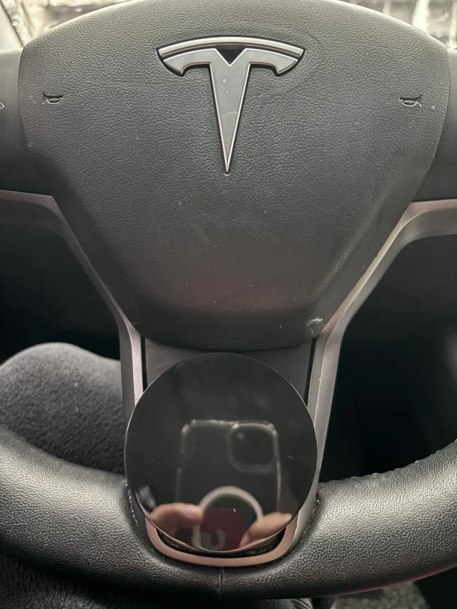Installation position below a Tesla Model 3 steering wheel