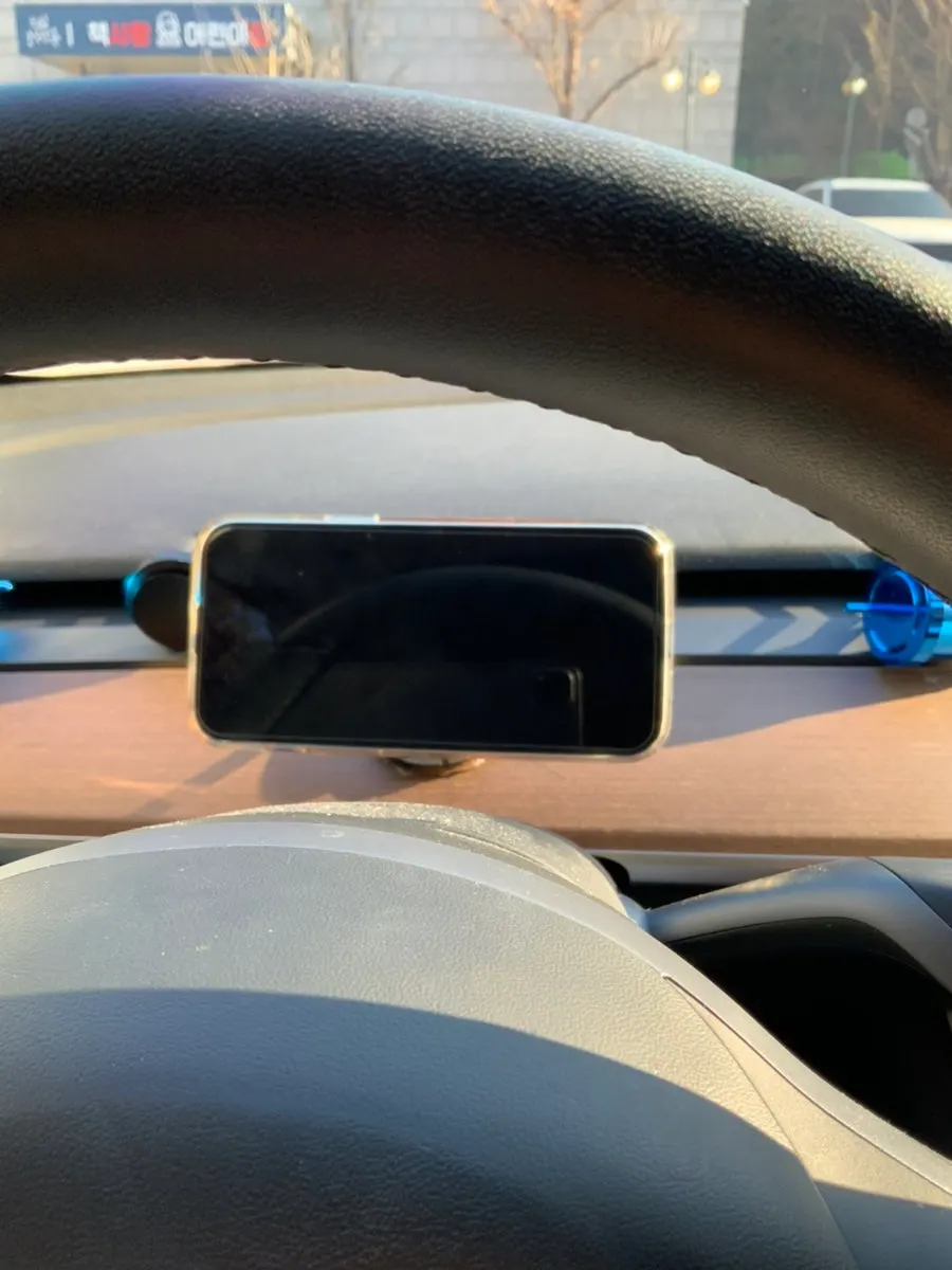 Smartphone mounted in landscape mode