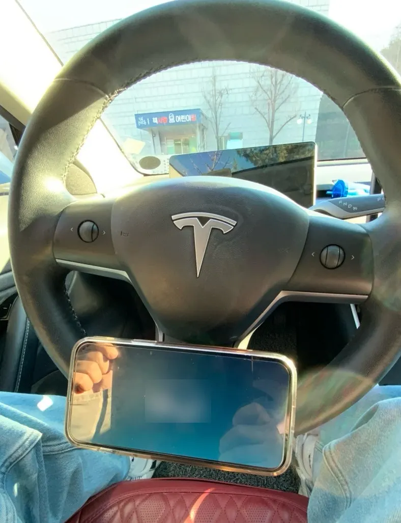 Smartphone mount used for watching videos