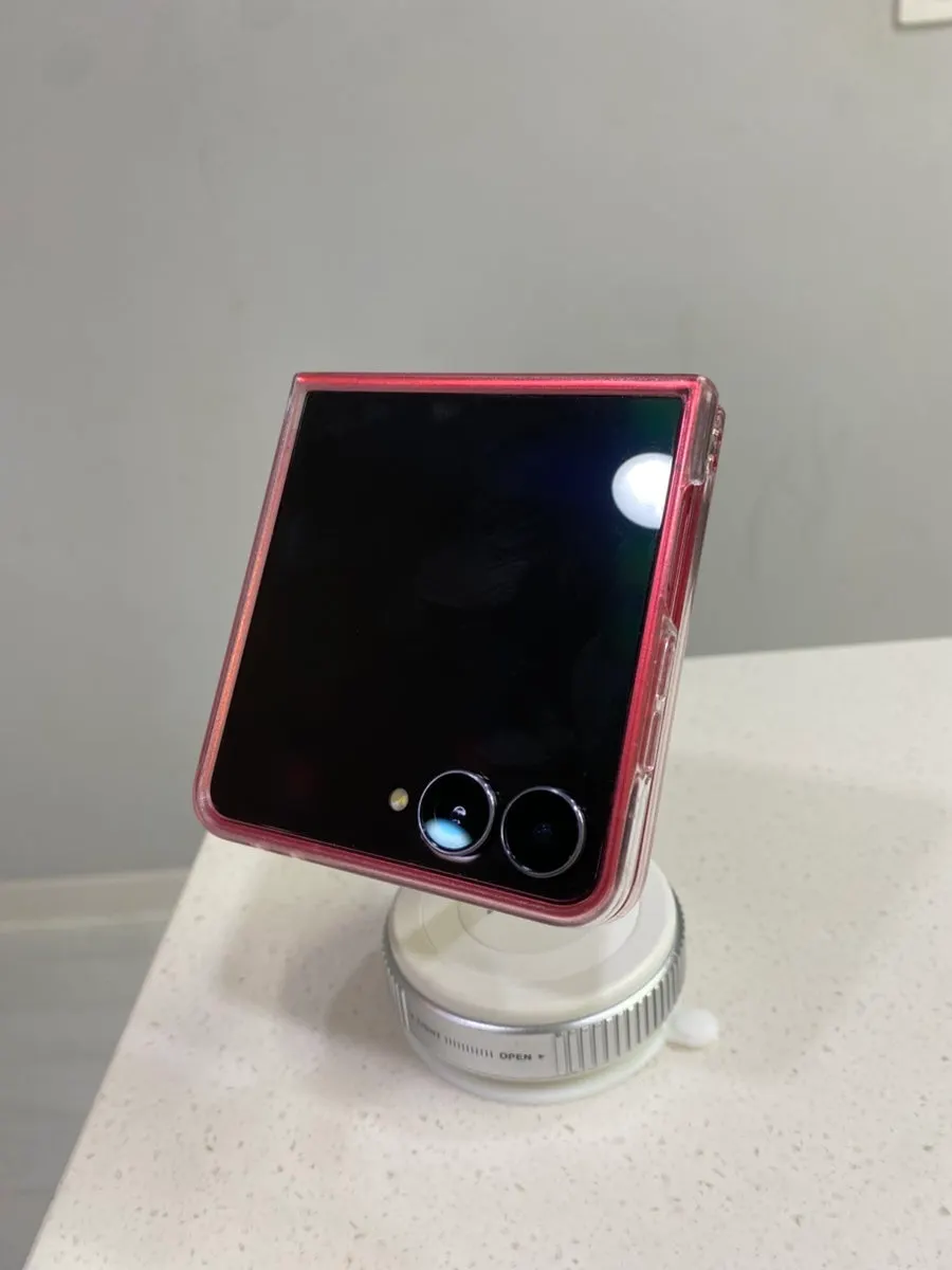 MagSafe mount installed after vacuum locking
