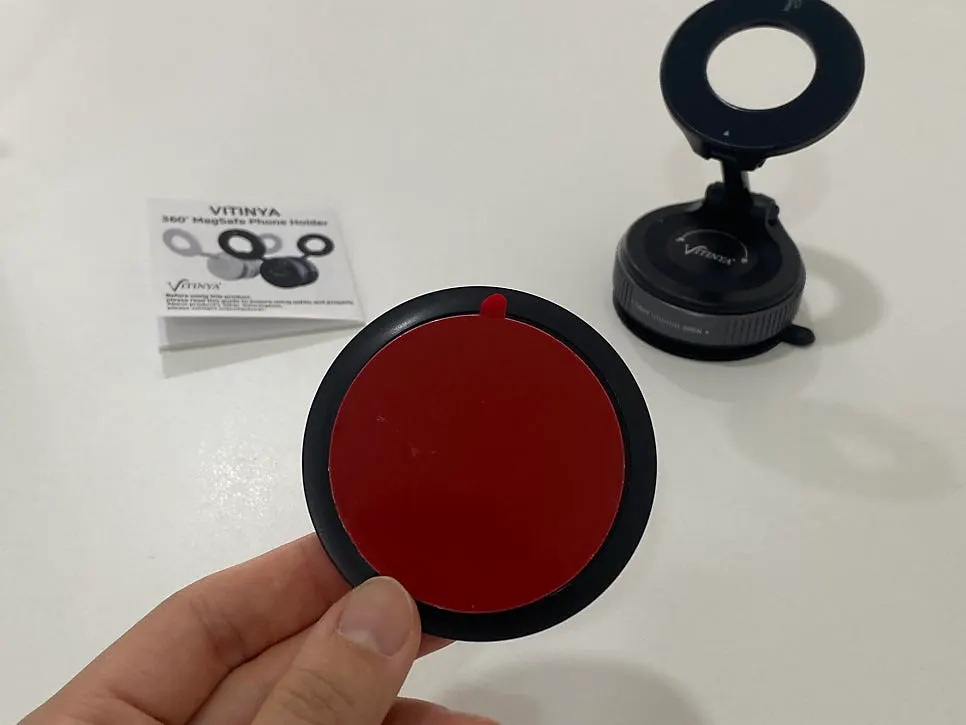 Magnetic ring included with the MagSafe mount