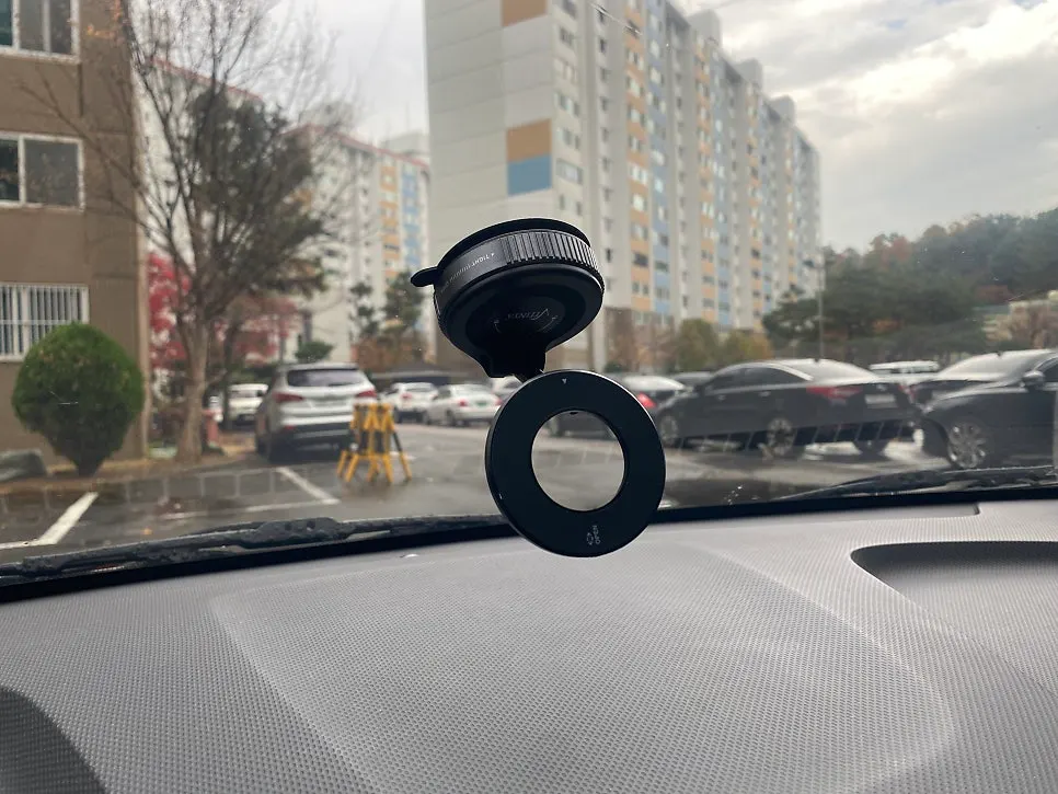MagSafe mount used on a desk