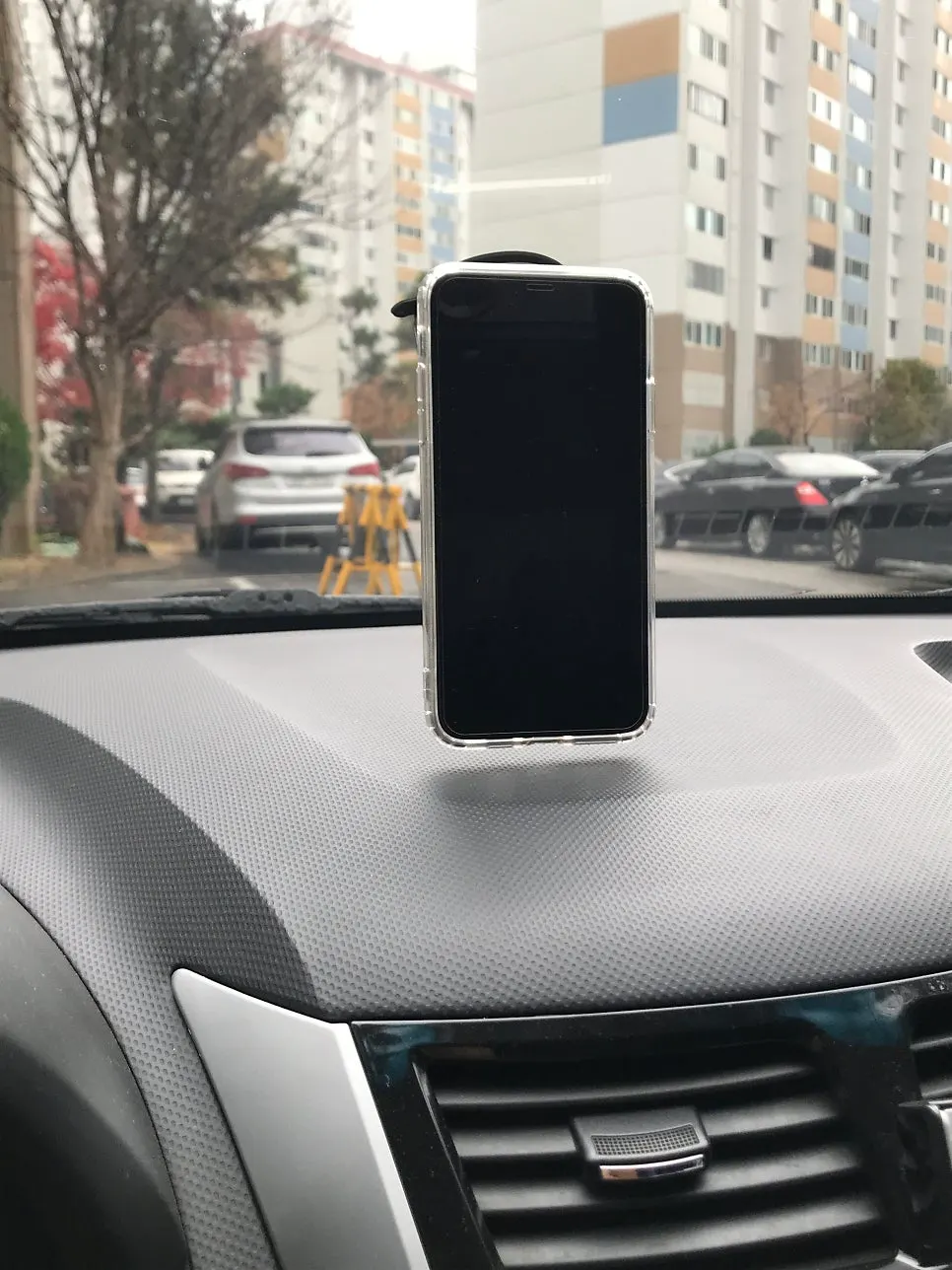 MagSafe mount installed in a car