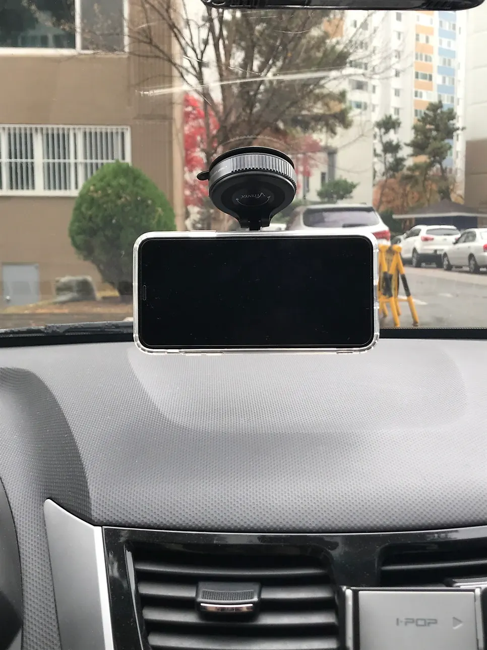Car MagSafe mount installation