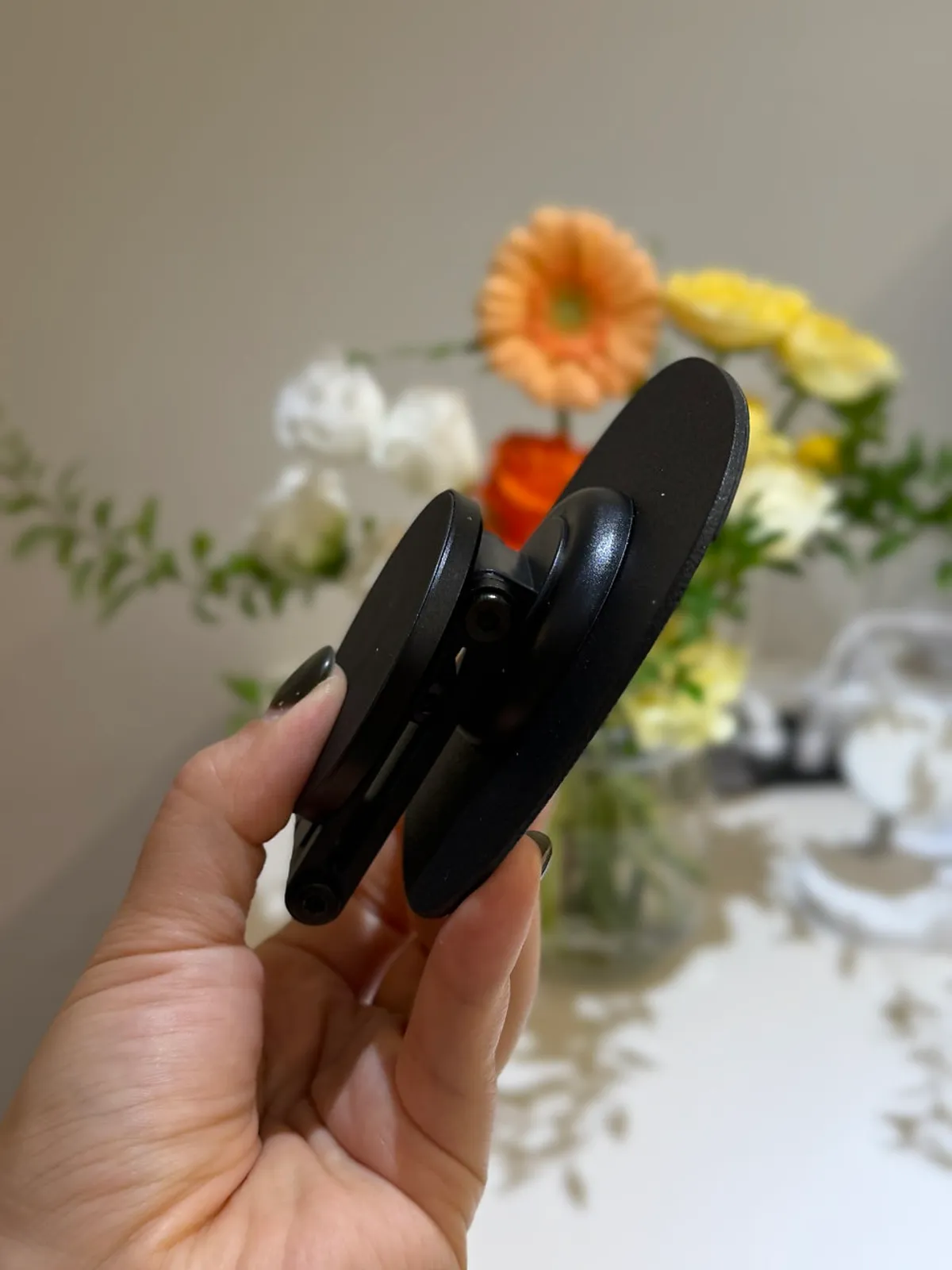 Portable Vitinya MagSafe Stand photo