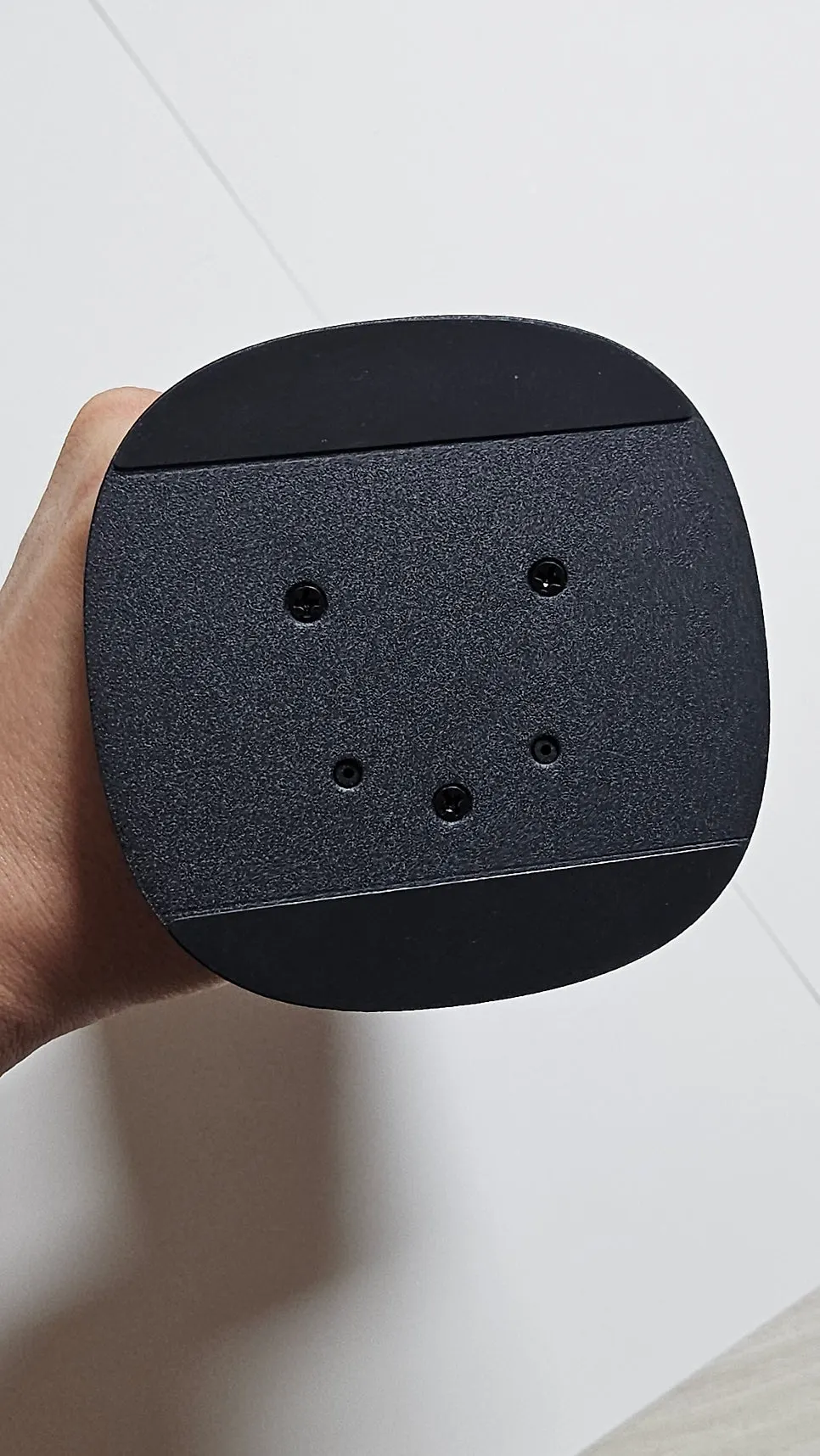 MagSafe stand secured by a rubber base