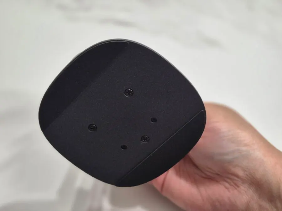 Silicone pads on the stand base