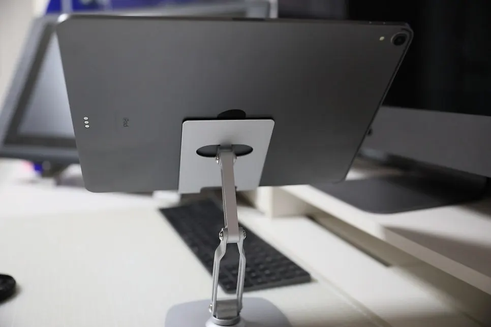 Tablet placed on the stand in use