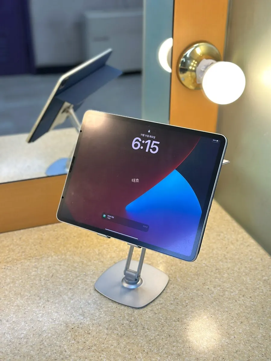 360° rotating tablet stand