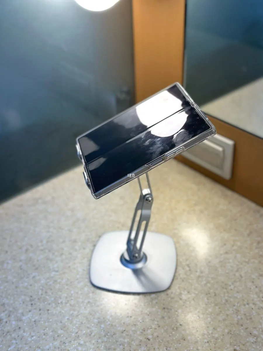 Tablet stand for work use