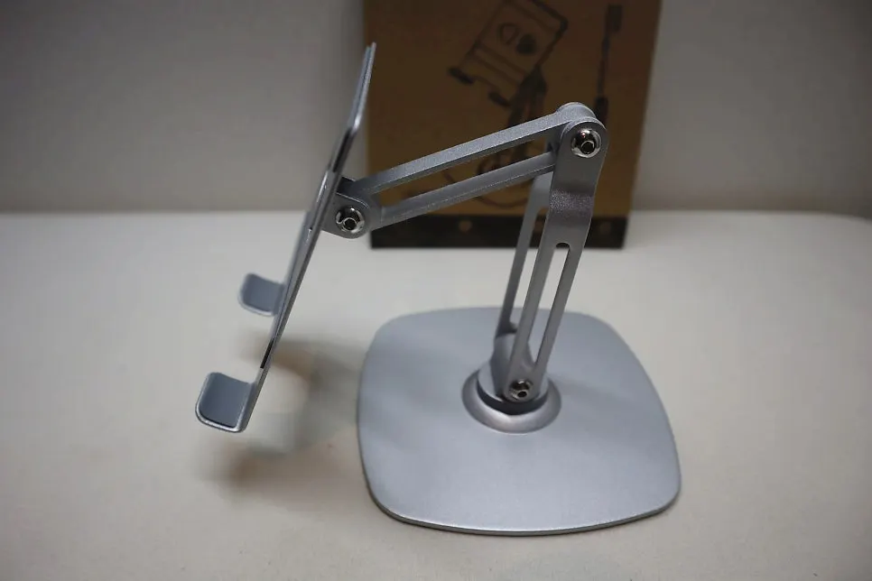 Introduction to the VITINYA tablet stand
