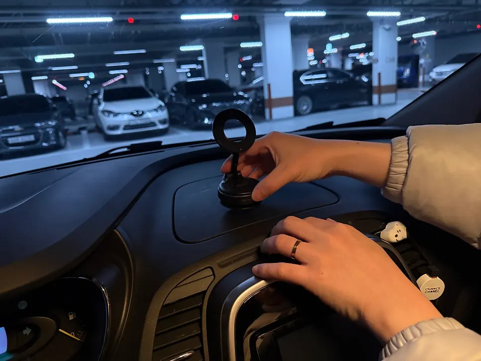 Comparison of car interior mount installation locations