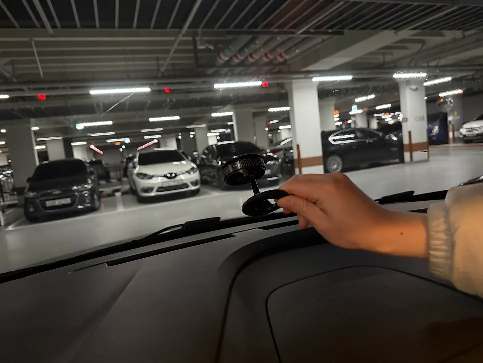 Vacuum-suction mount on the dashboard